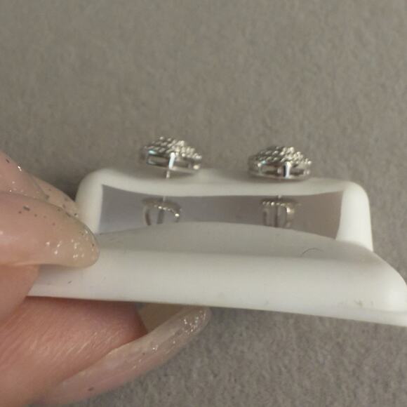 Beautiful 0.76ct Genuine Moissanite Heart Screwback Stud Earrings~New~Retail$249 - Picture 6 of 13